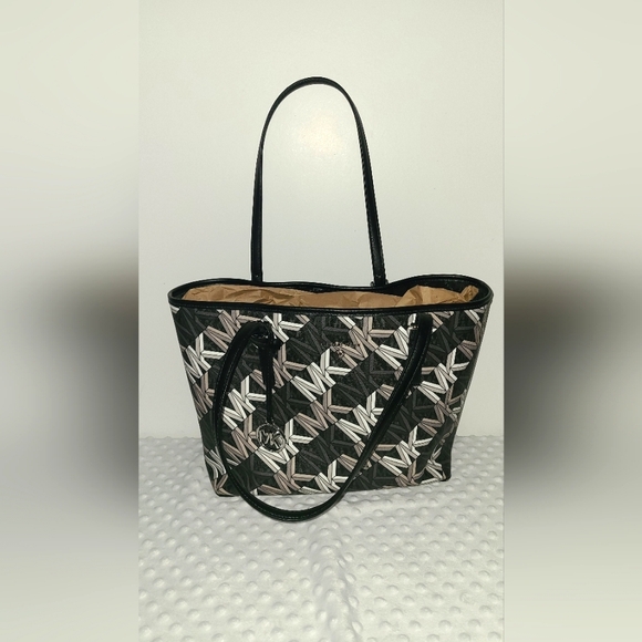 Michael Kors Medium Black Multi Carryall Tote - Picture 1 of 3